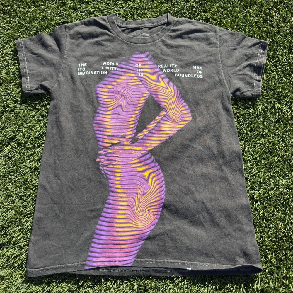 Fashion-Nova Women's Grey T-shirt